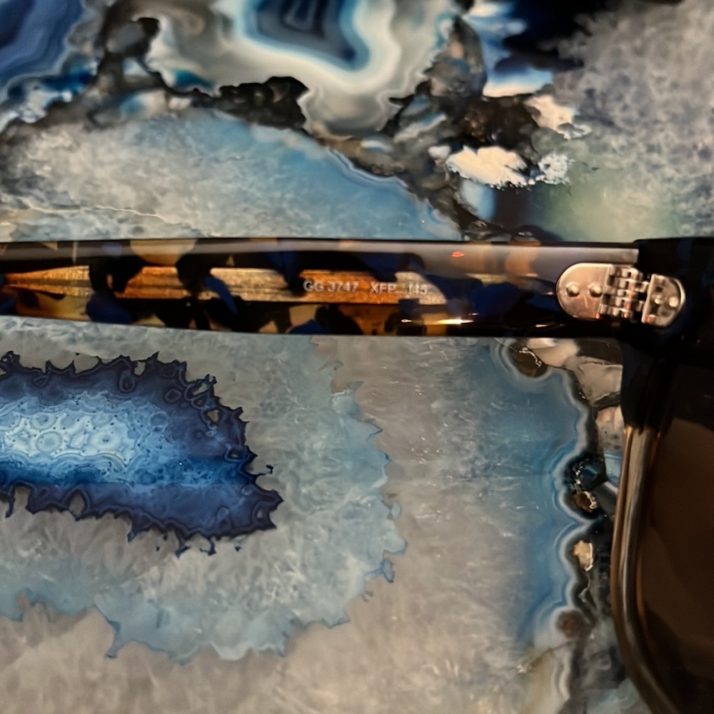 ✨SOLD✨Gucci Sunglasses - Picture 7 of 10